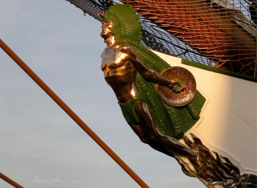 Cuauhtemoc  - "Sail  away,  you  can  fly, Du  findest  Deine  Ziele,  Du bist frei".  --  "Sail  away,  you  can  fly,  you will find your goals, you are free ".